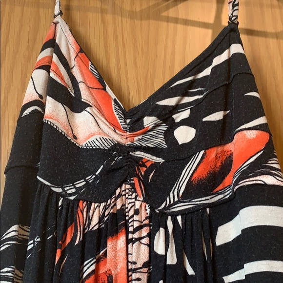 Dress - Picture 5 of 8